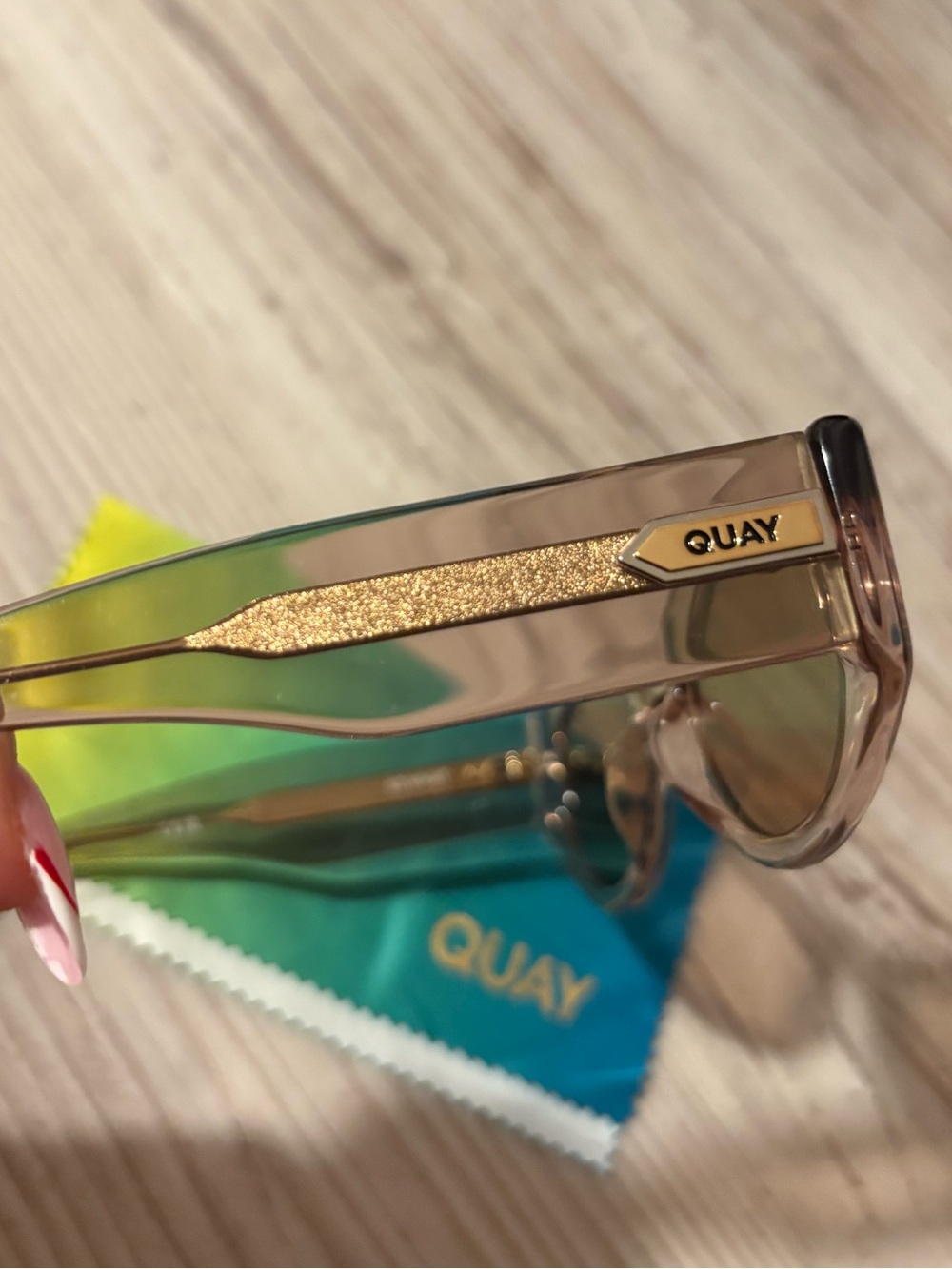 QUAY AUSTRALIA So What Doe/Tan Retro 90’s Oval Sunglasses Exclusive Color Way - Picture 6 of 7
